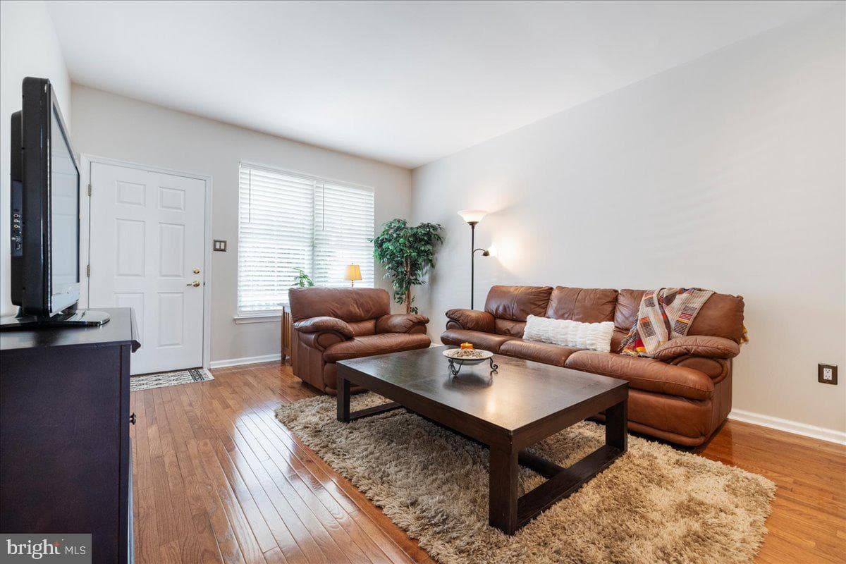 211 Barness Lane photo 3