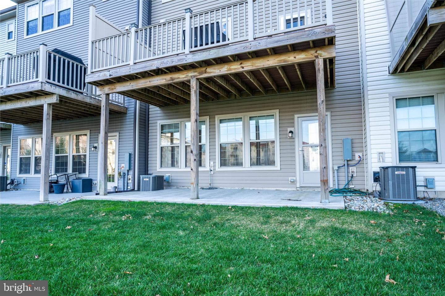 494 Rowan Street photo 41