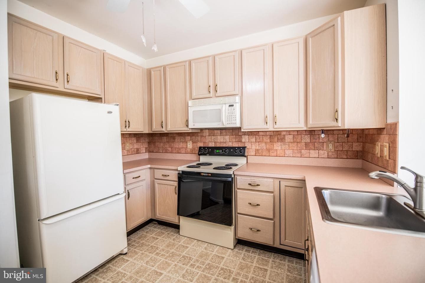 135 S Founders Court photo 15