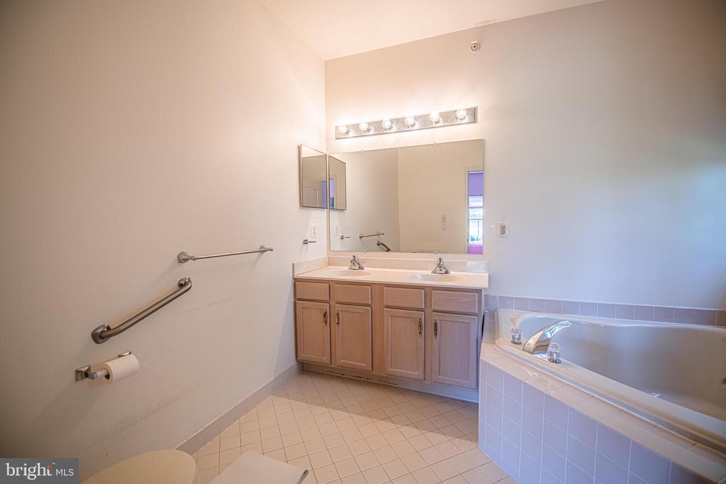 135 S Founders Court photo 24