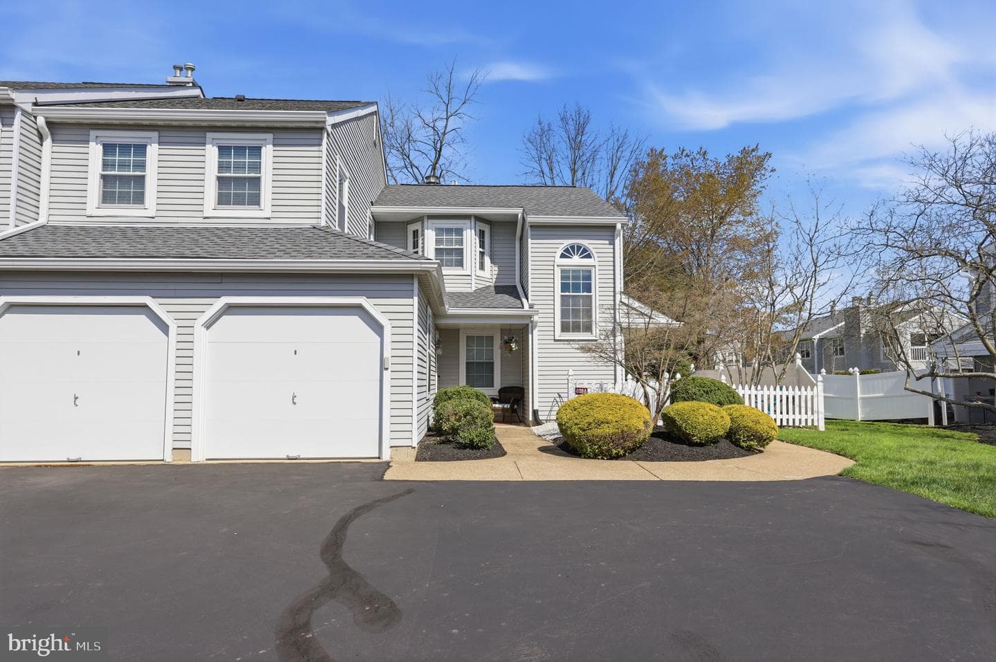 628 Rose Hollow Drive photo 2