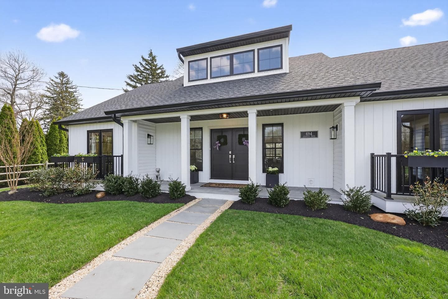 694 Countess Drive photo 2