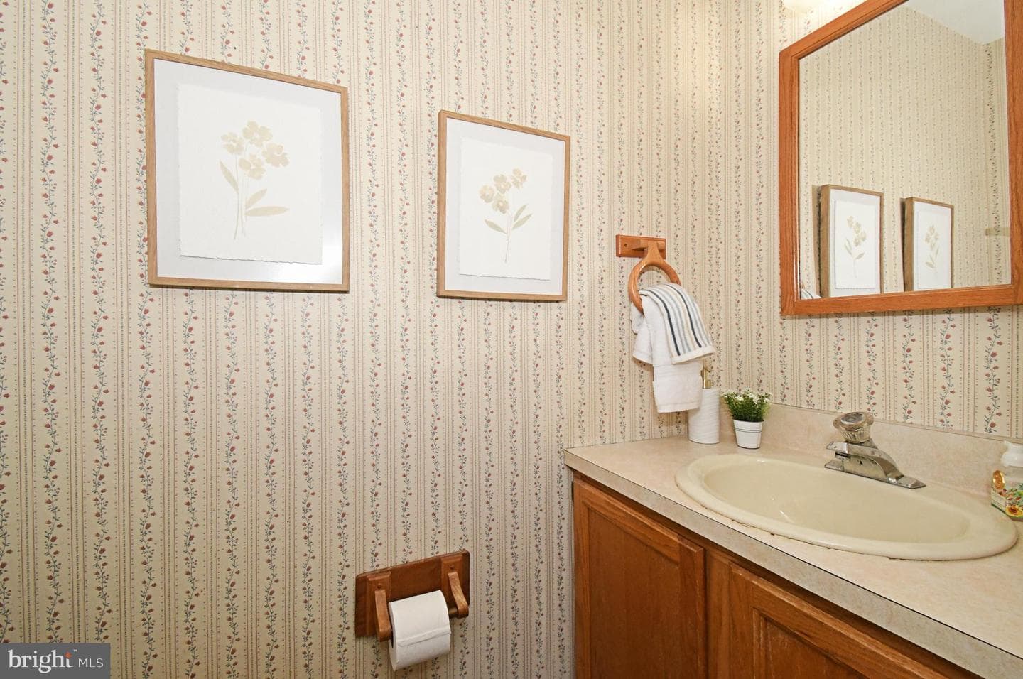 57 Ardsley Court photo 12