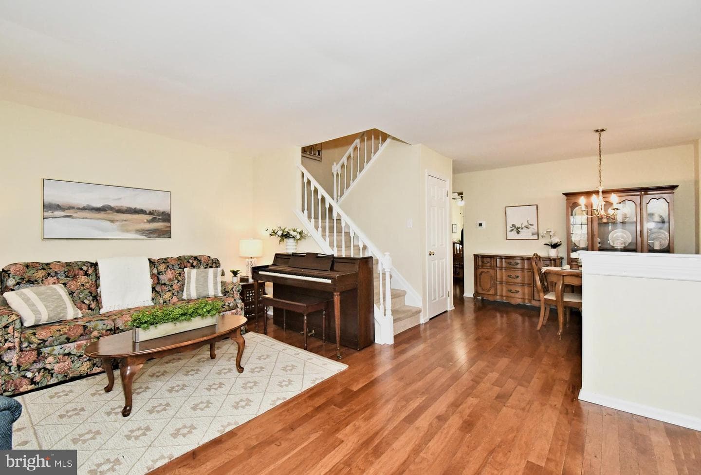 57 Ardsley Court photo 5