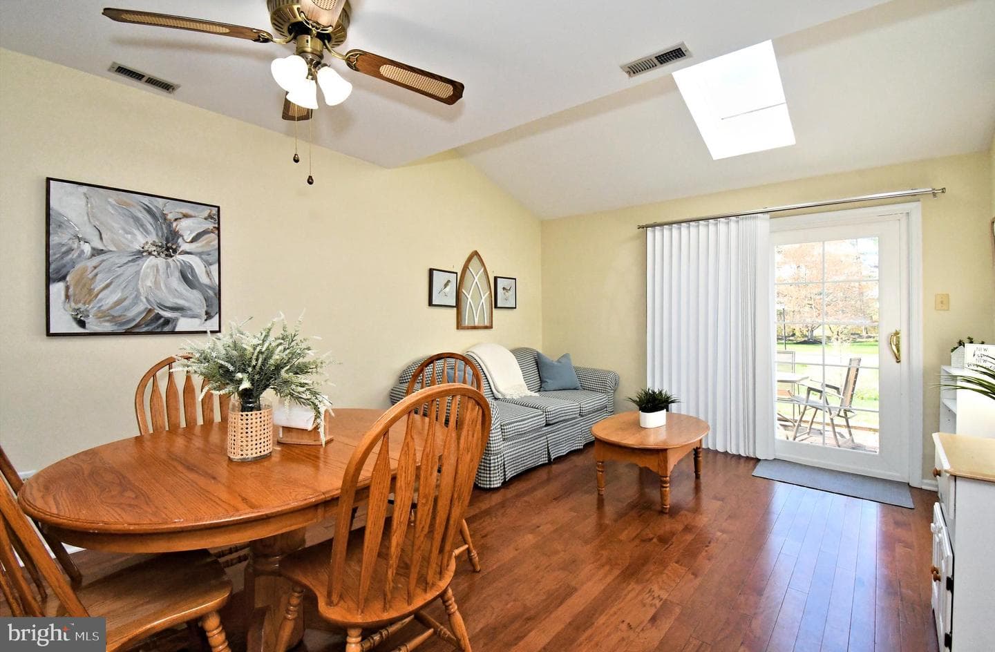 57 Ardsley Court photo 8