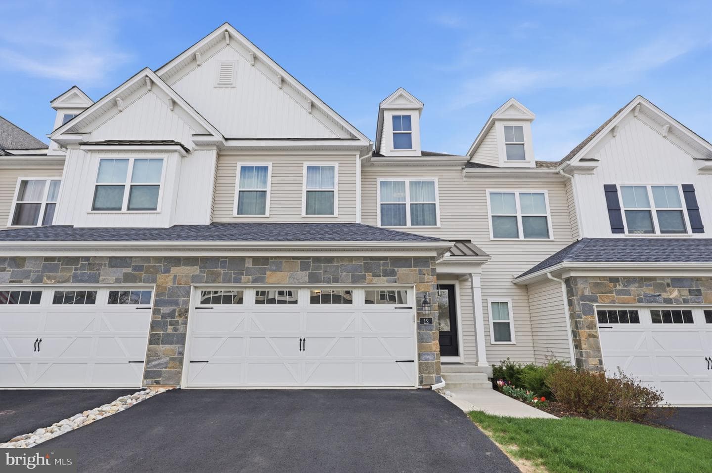 12 Spring Mill Road photo 3