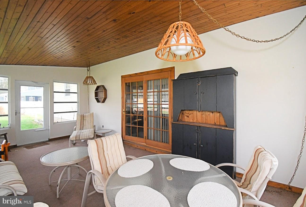 31 Farber Drive photo 15