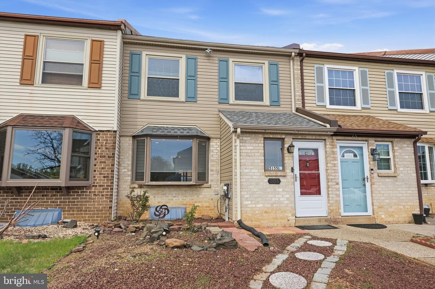 5155 Euston Court photo 2