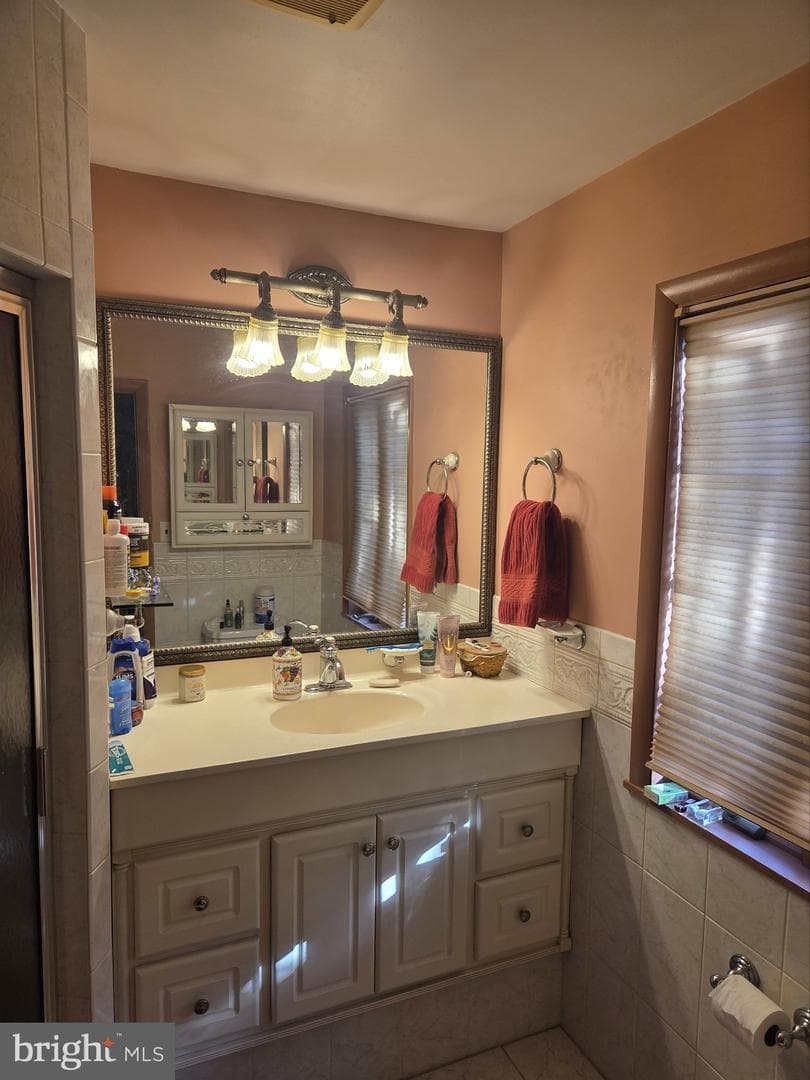 176 Kenton photo 9