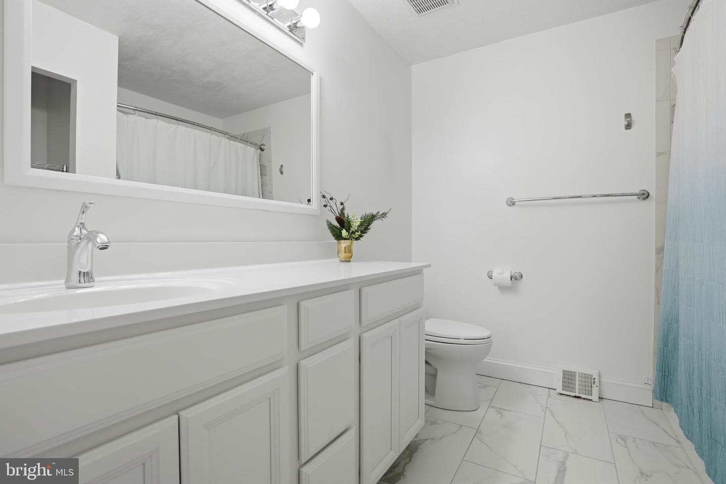 1023 Burnley Court photo 19