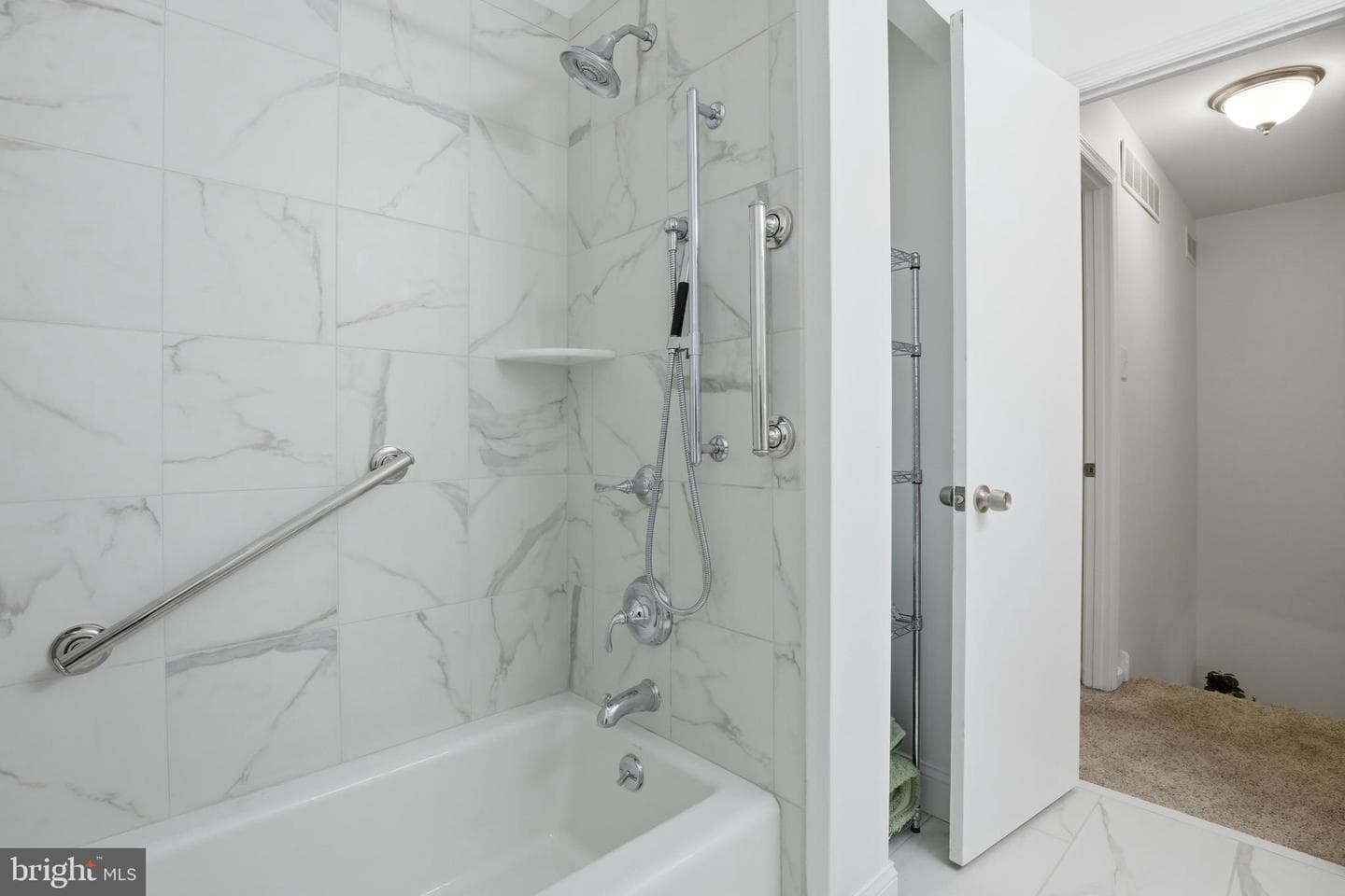 1023 Burnley Court photo 20