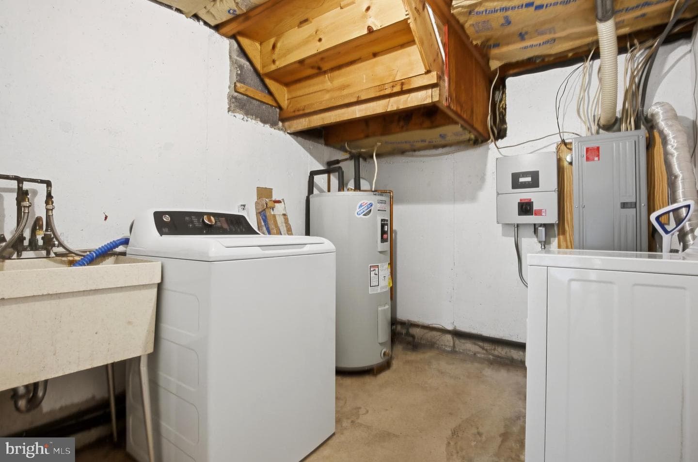1023 Burnley Court photo 21