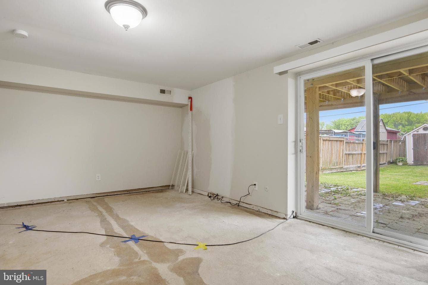 1023 Burnley Court photo 23