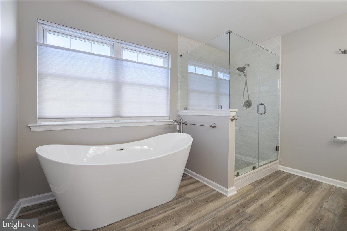 5401 Windtree Drive photo 25