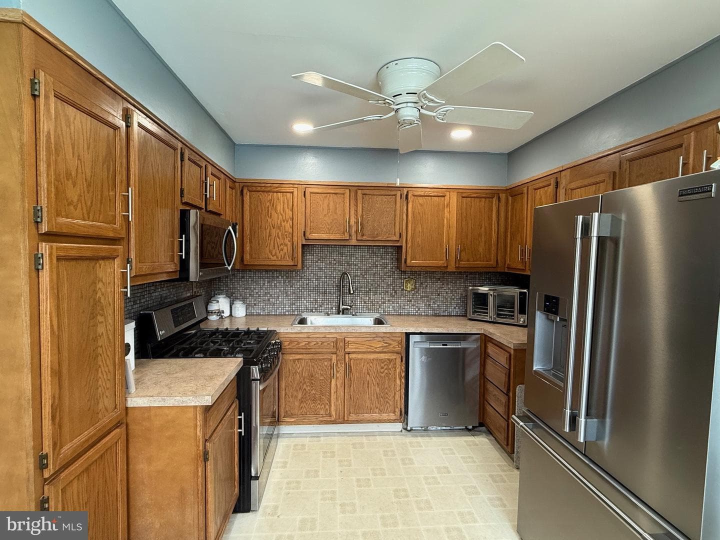 3404 Parkview Drive photo 28