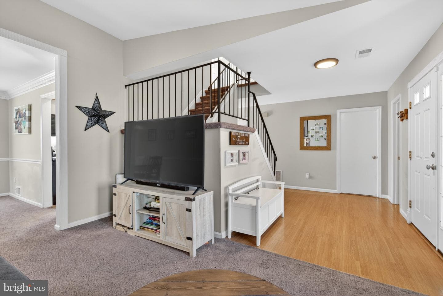 329 Canterbury Court photo 4