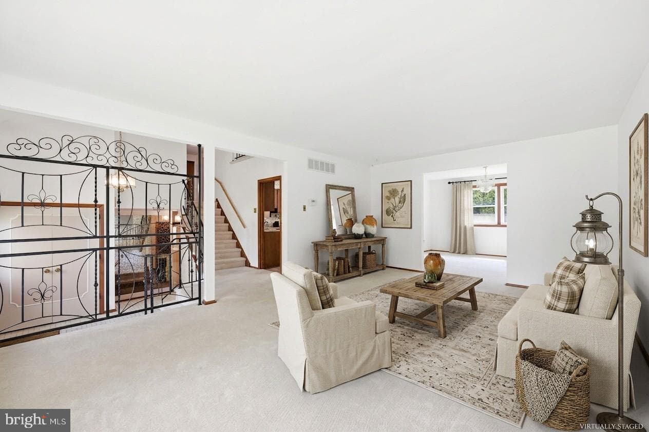 1708 Triumphe Way photo 3