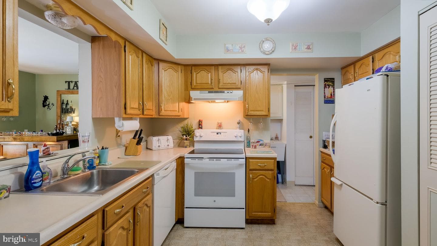 2458 Williamson Court photo 12