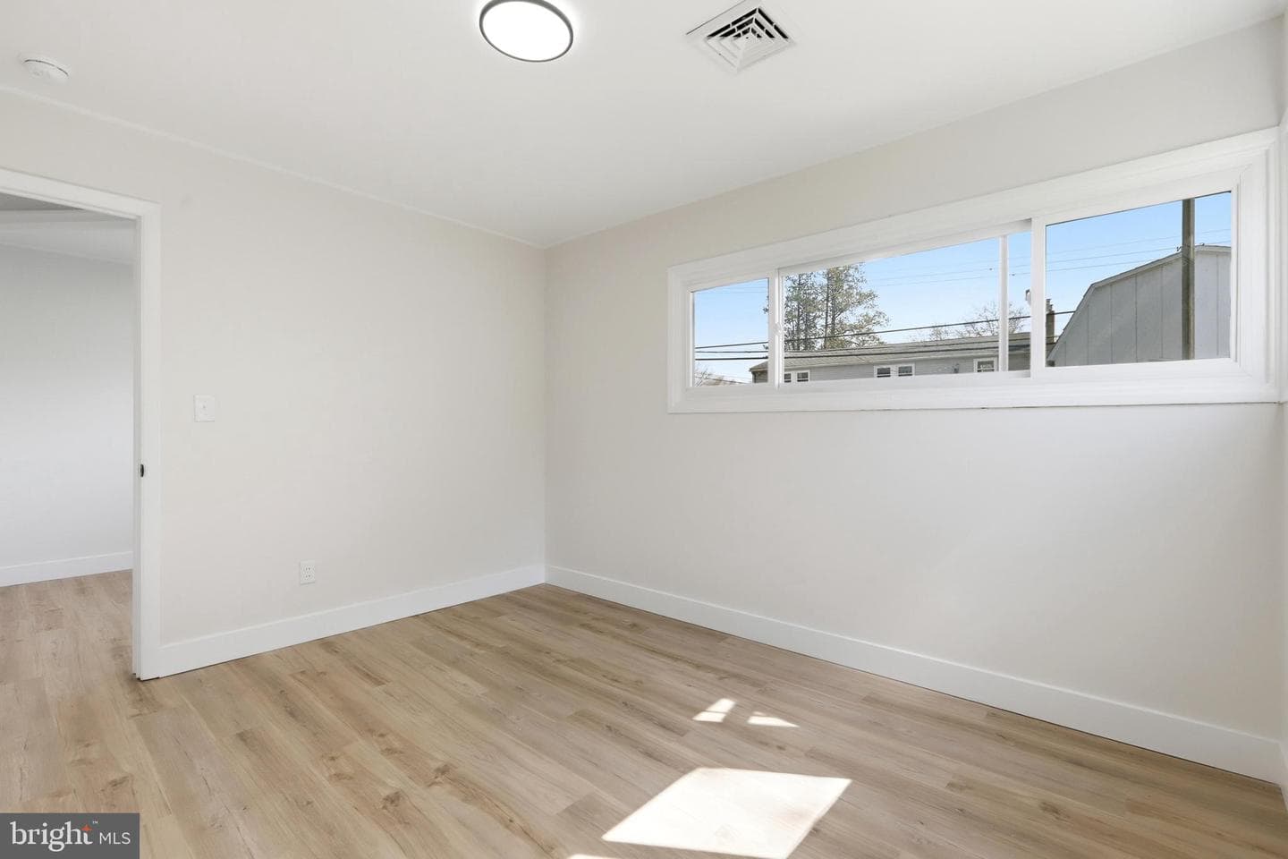 110 Deep Dale Drive E photo 27
