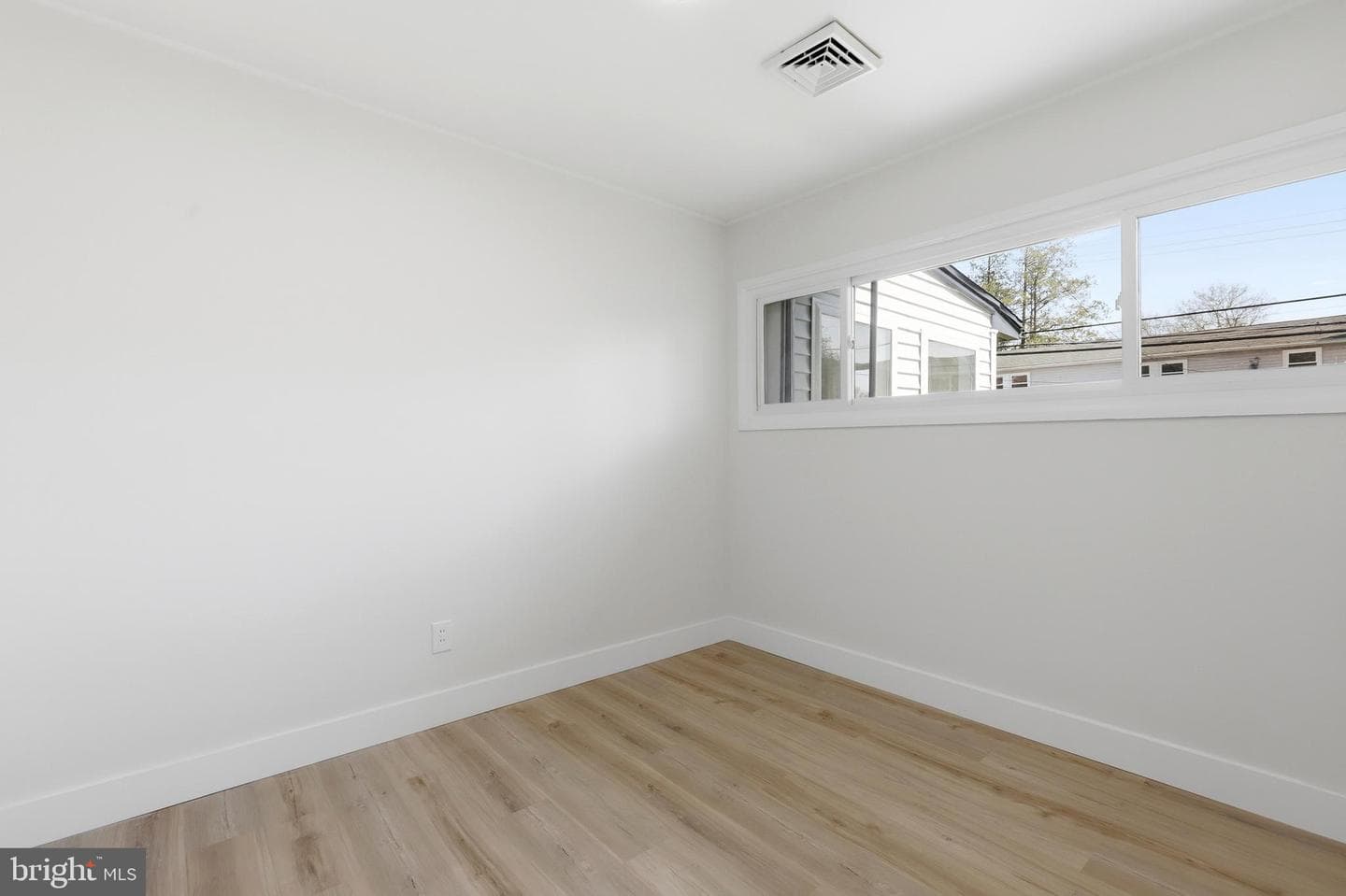 110 Deep Dale Drive E photo 29