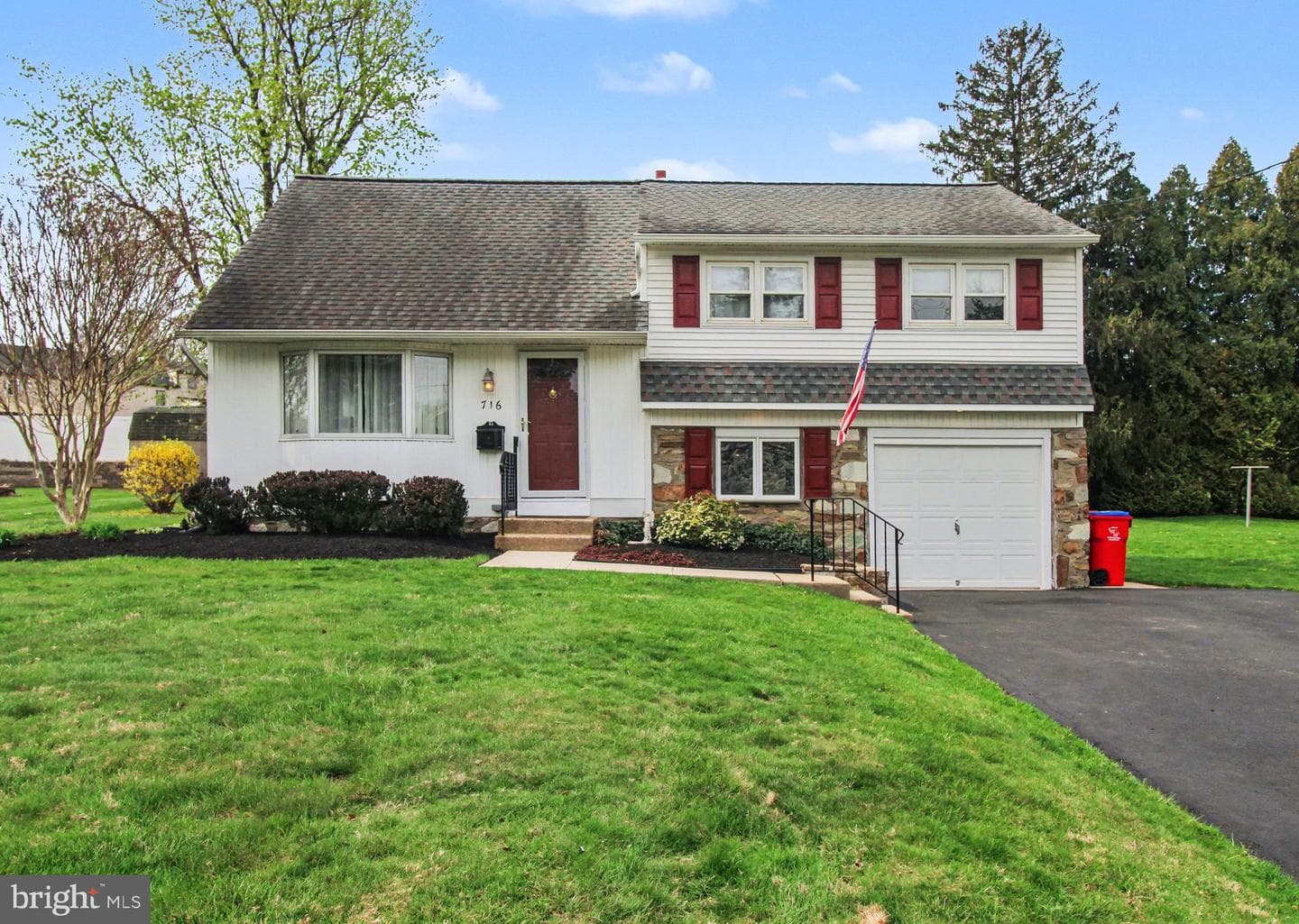 716 W Bristol Road photo 3