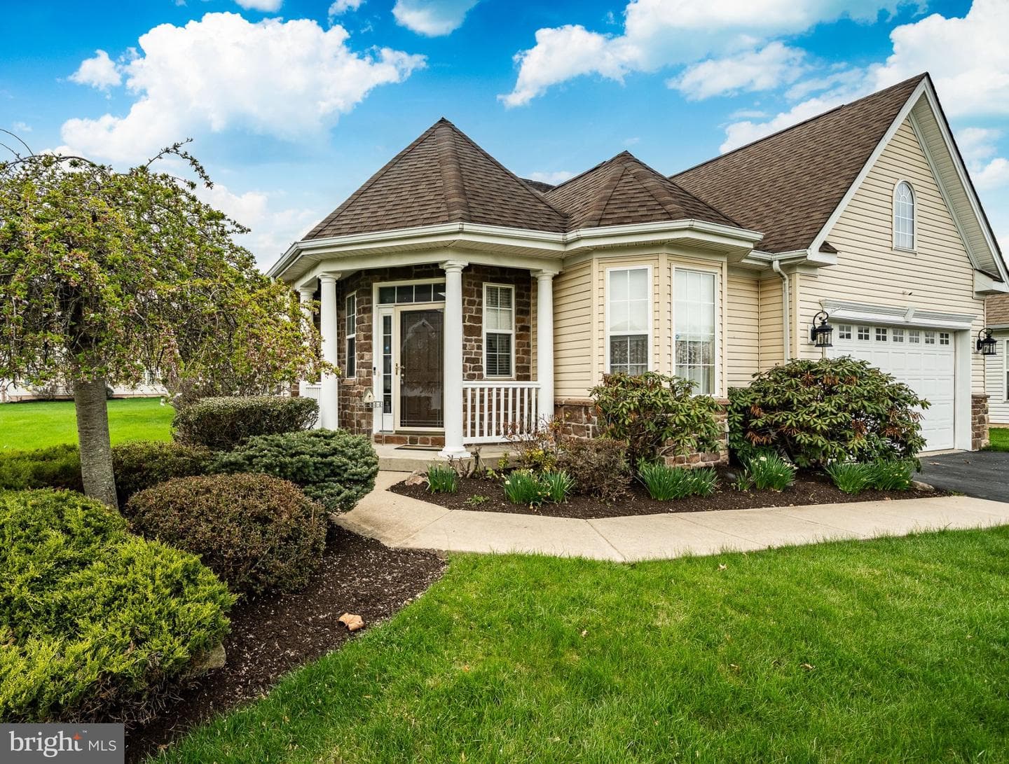 1401 Cameo Court photo 2