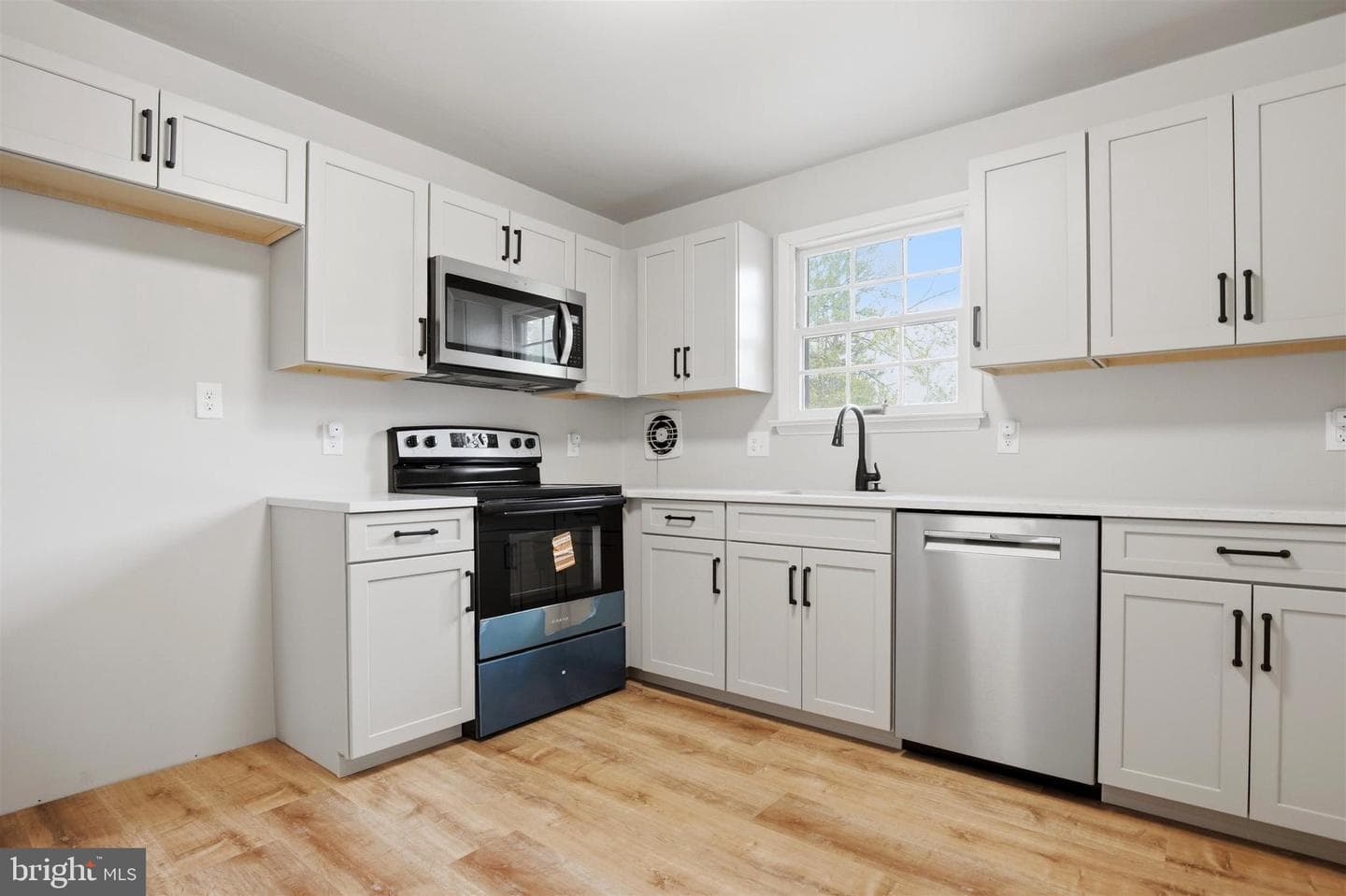 157 Blue Jay Road photo 7