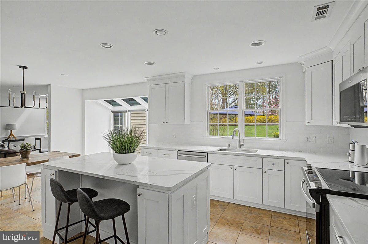 5693 Cottageville photo 18