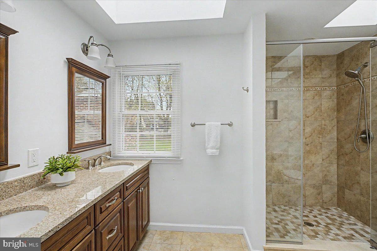 5693 Cottageville photo 37