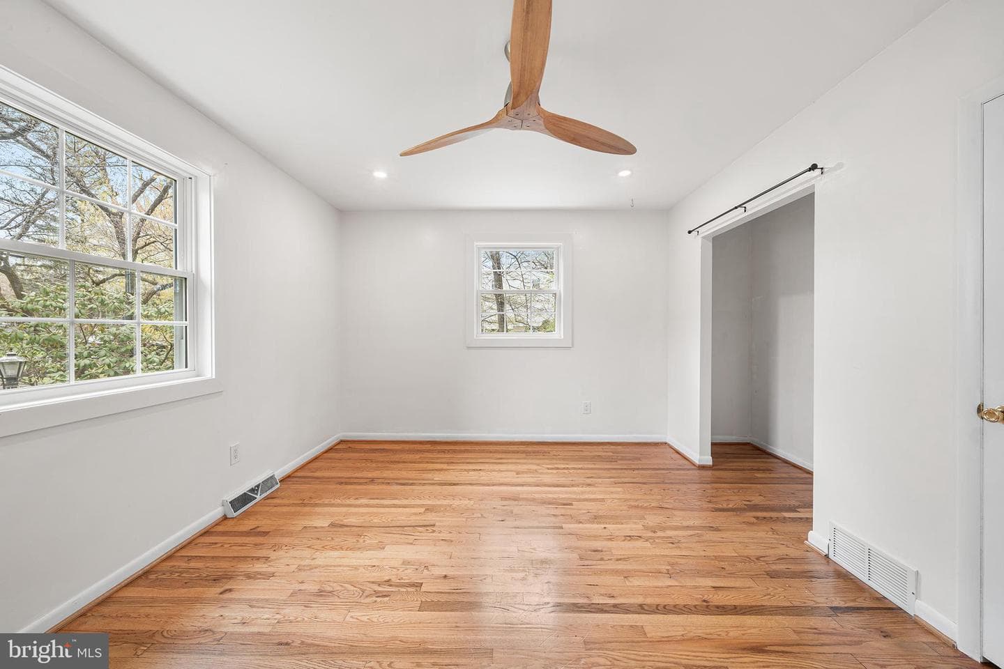 74 Sunset Drive photo 19