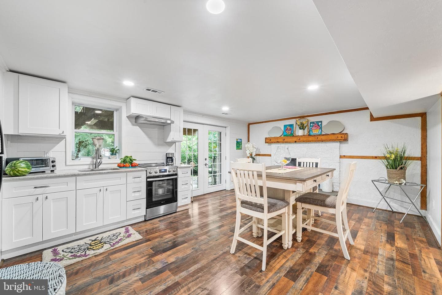 74 Sunset Drive photo 27