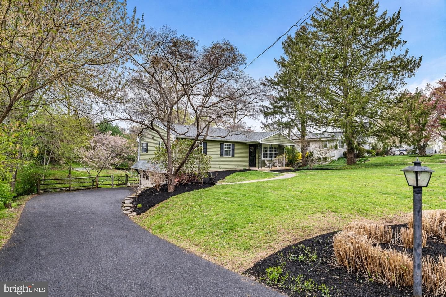 74 Sunset Drive photo 35
