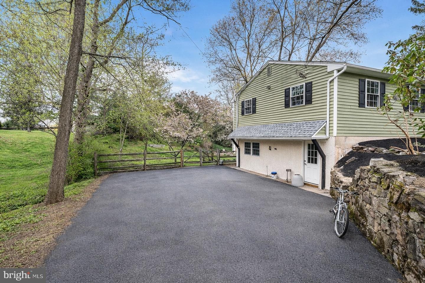 74 Sunset Drive photo 38