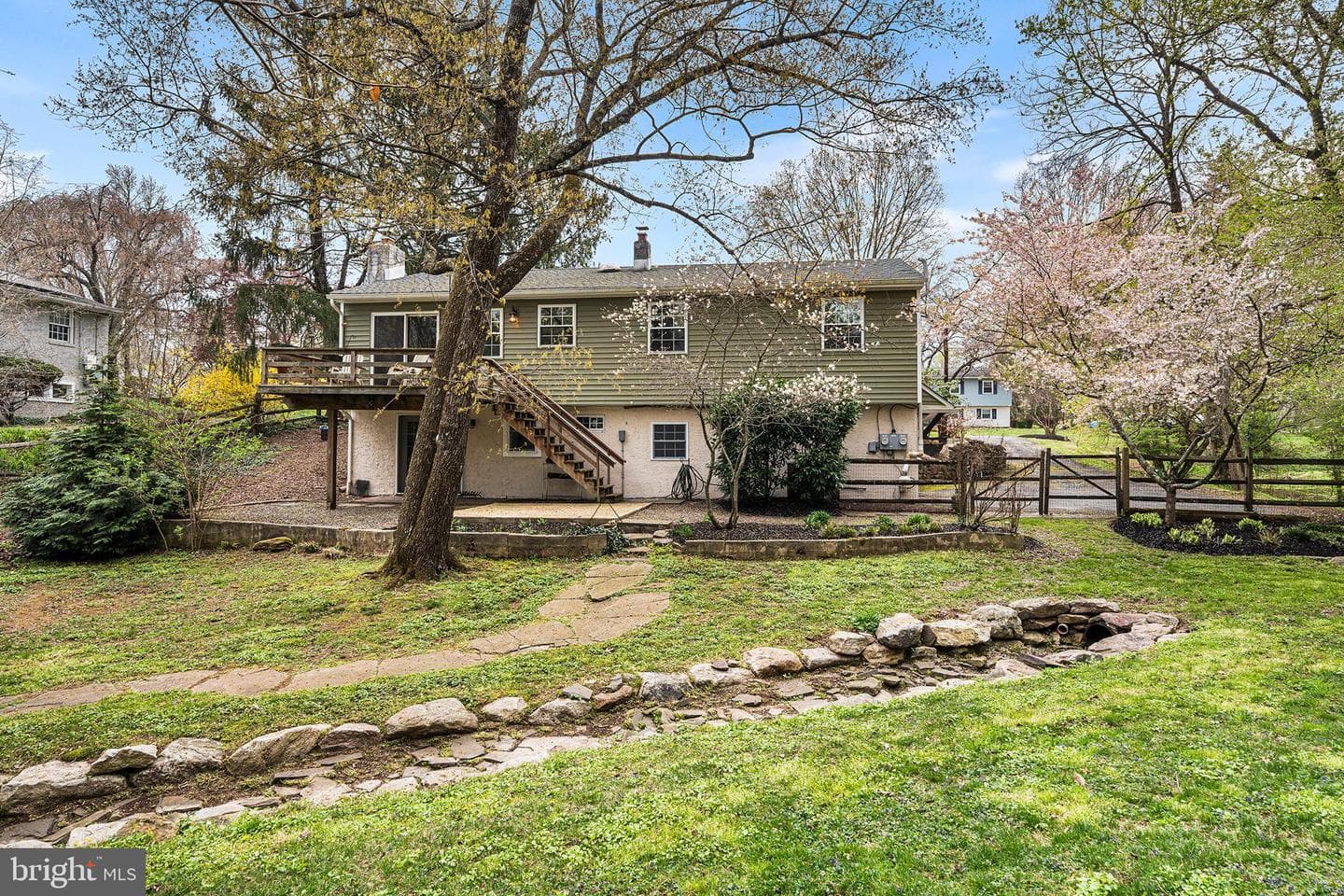 74 Sunset Drive photo 6