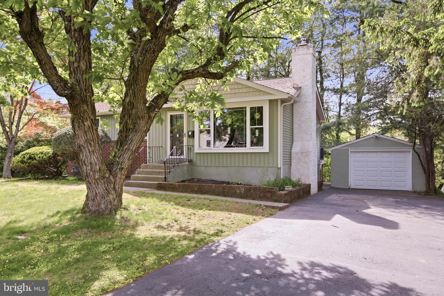 612 S Chubb Drive photo 2
