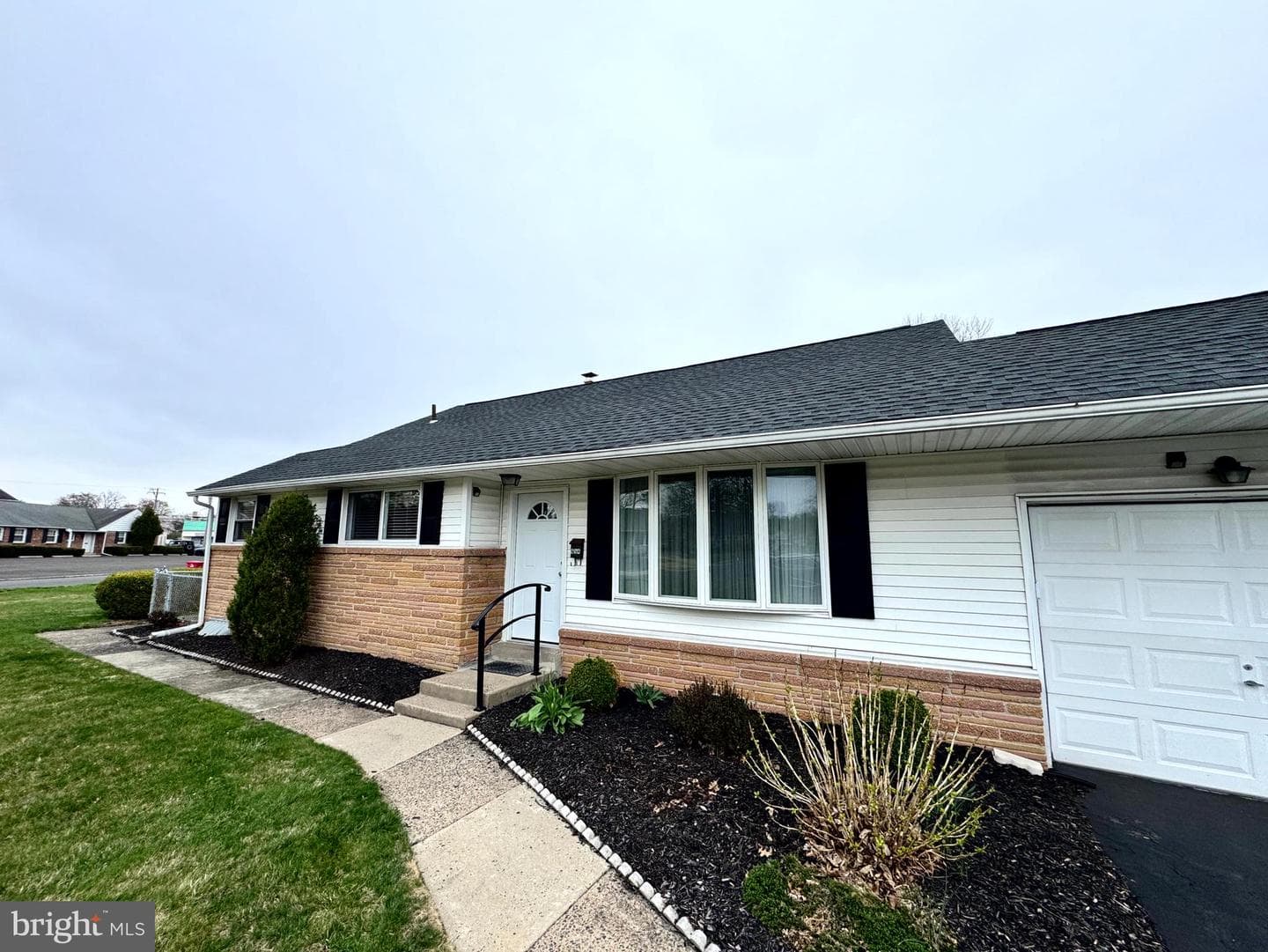 654 Cypress Road photo 3