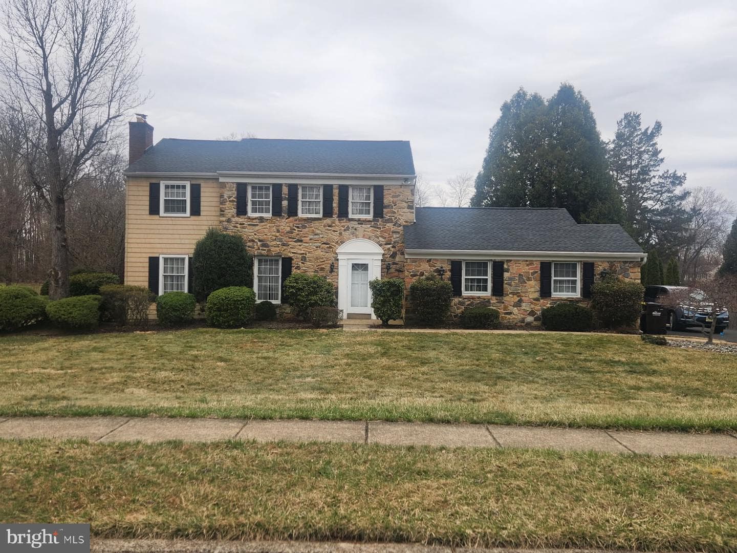 2486 Niblic Place photo 3