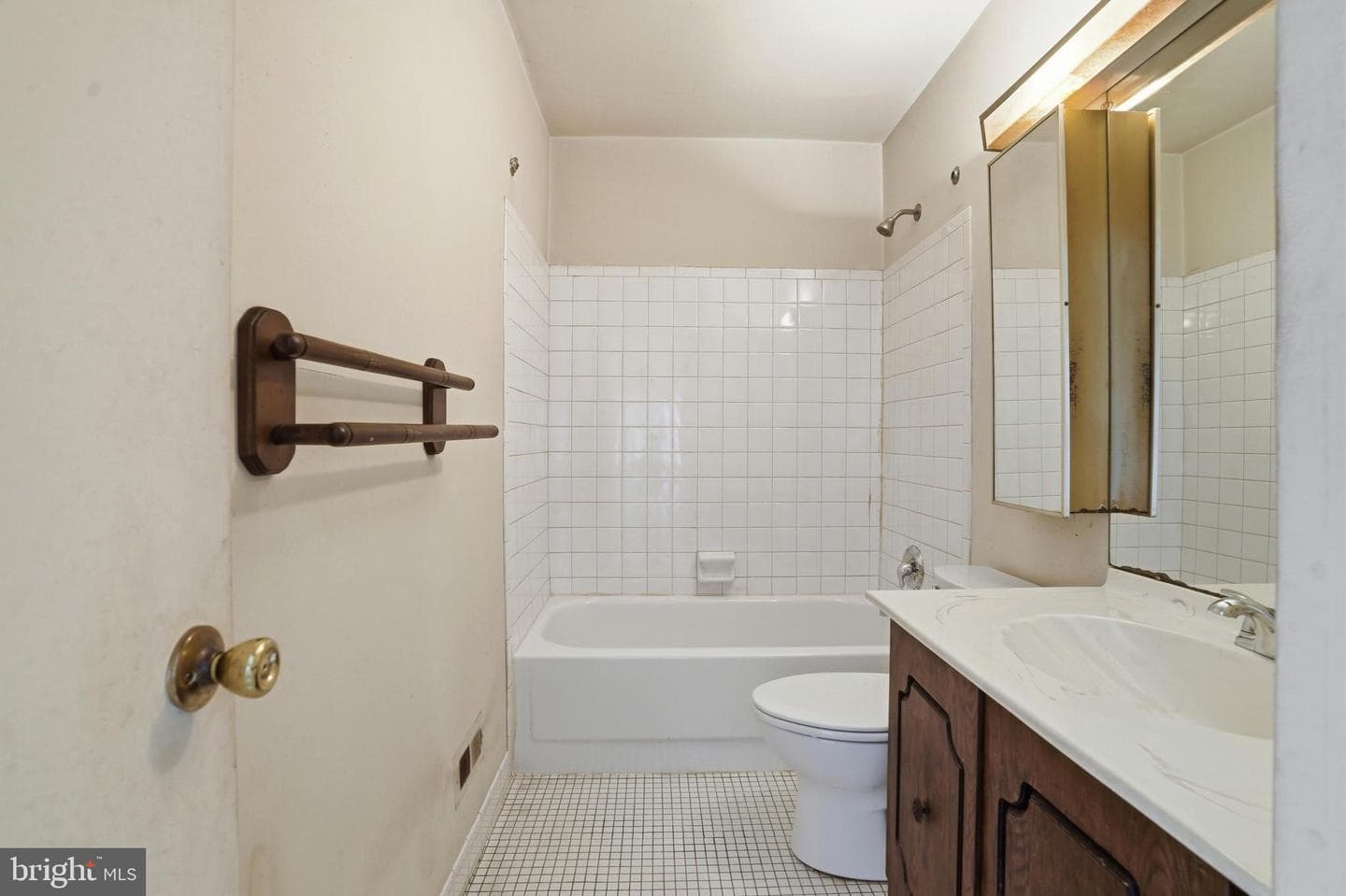 323 Harvard Square photo 18