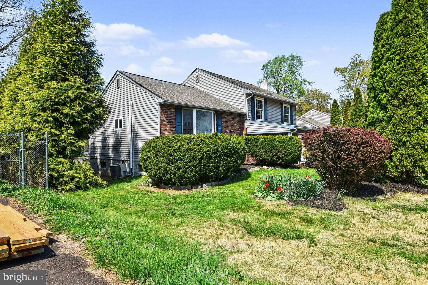 174 N Hawthorne Avenue photo 4