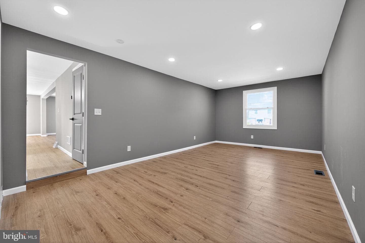 299 Kent Road photo 13