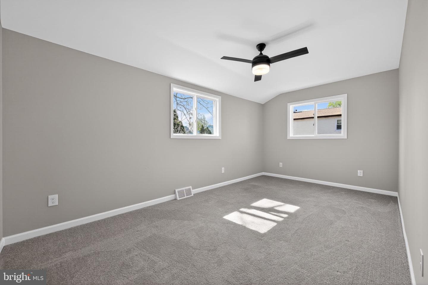 299 Kent Road photo 18