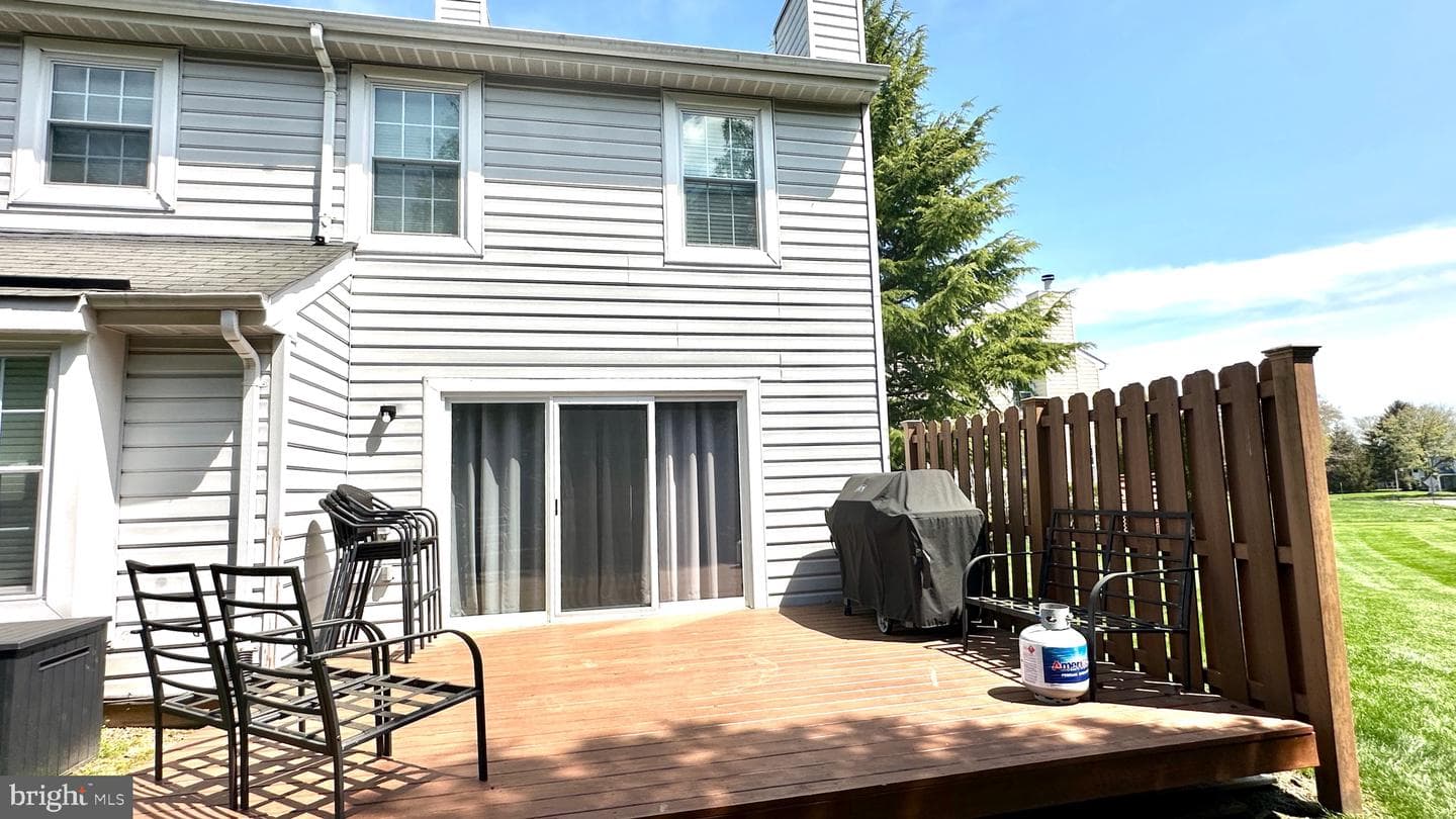 453 Marion Court photo 3