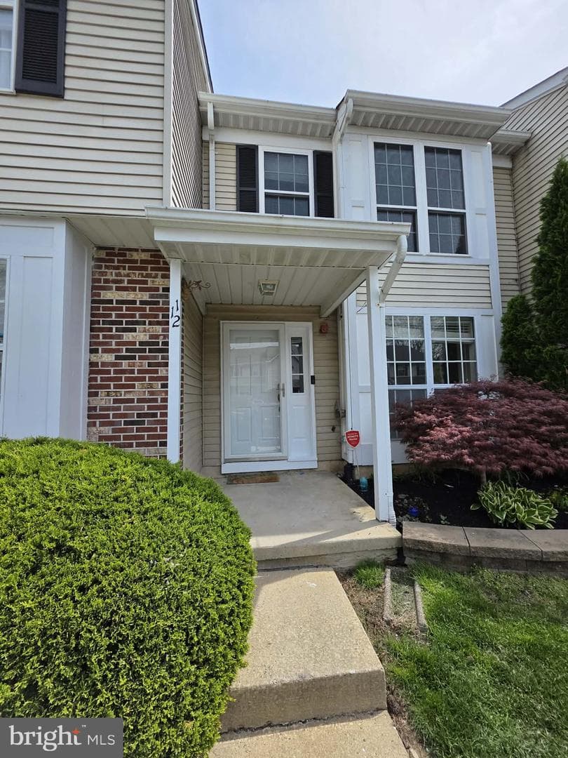 112 Fair Oaks Court photo 2