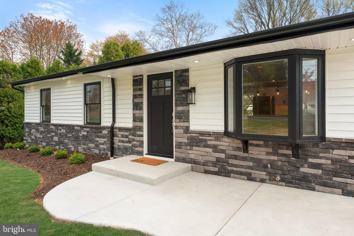 528 W Maple Avenue photo 3