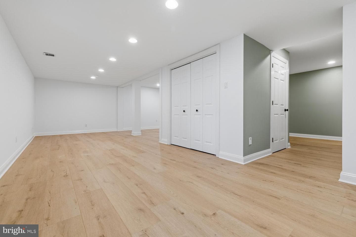 1 Saint Andrews Court photo 30