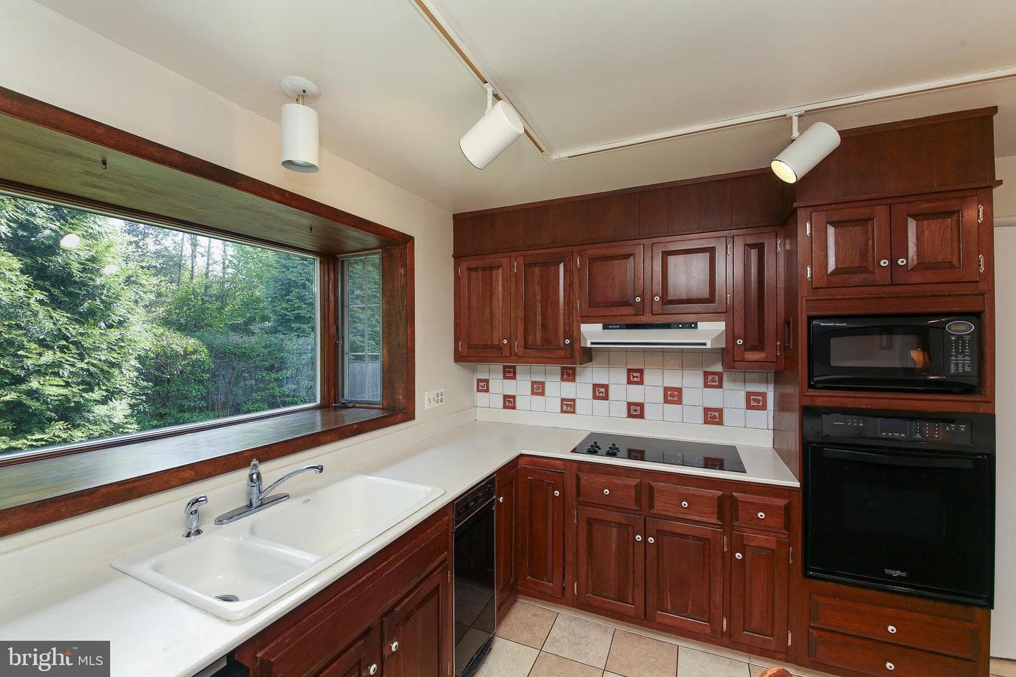 95 Springs Drive photo 10