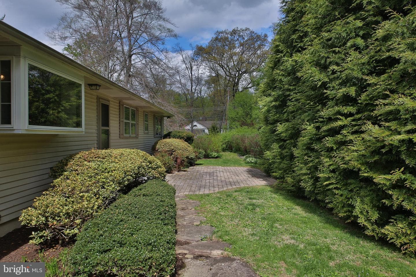 95 Springs Drive photo 28