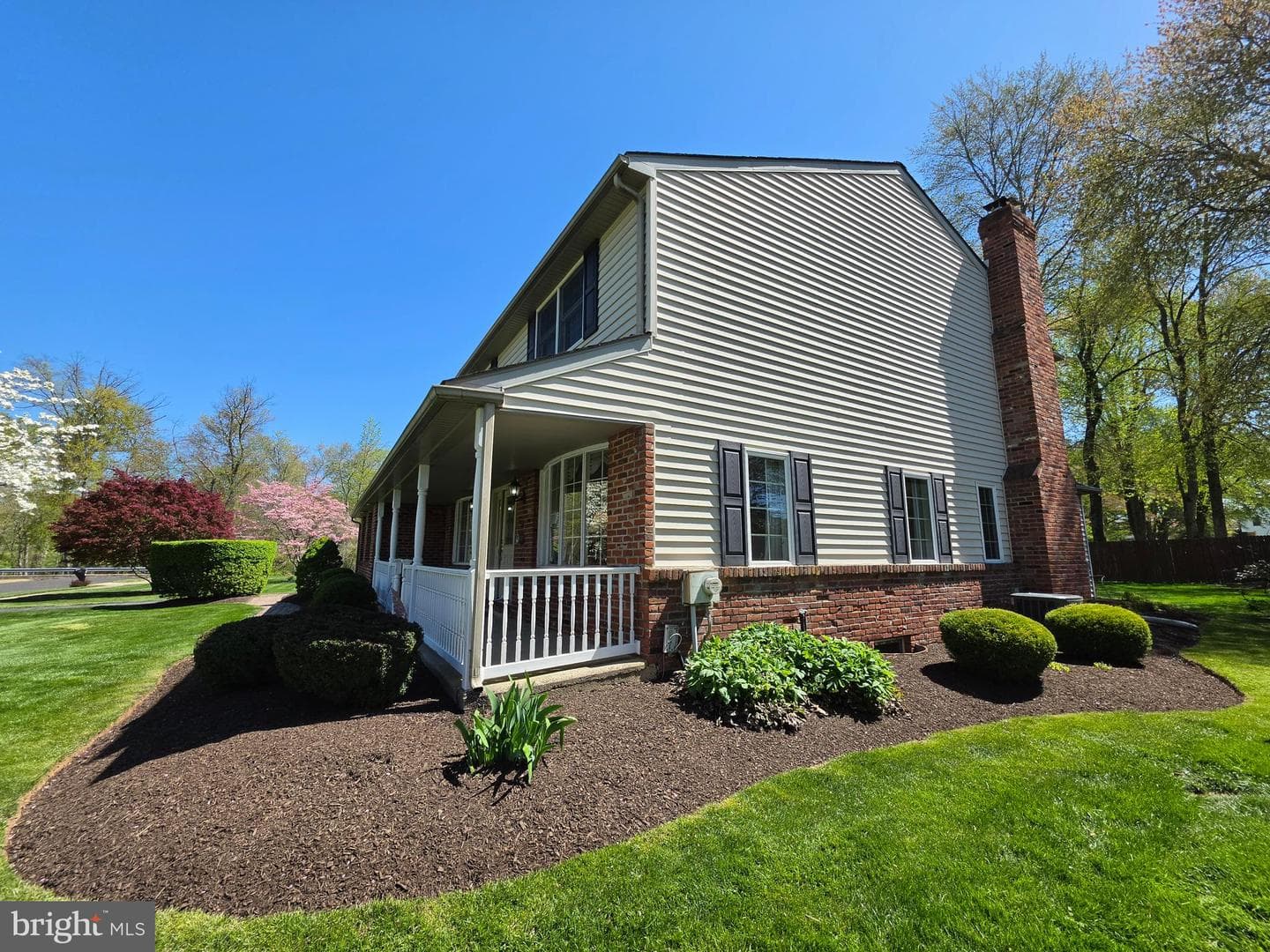 325 Charles Street photo 12