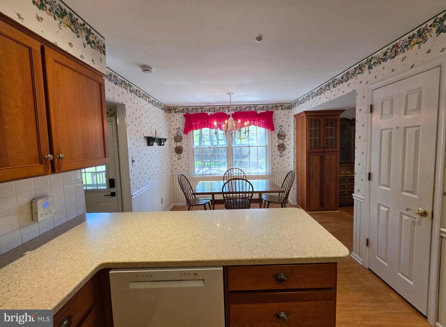 325 Charles Street photo 21