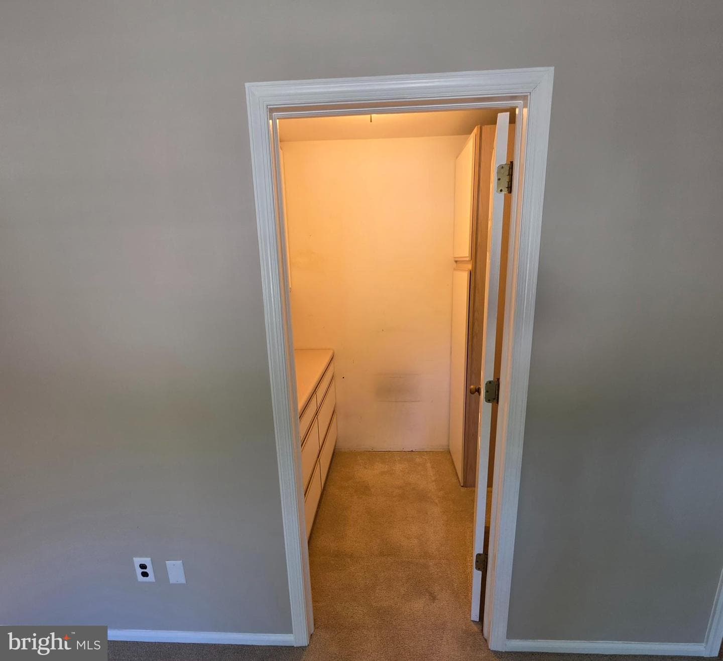 325 Charles Street photo 35